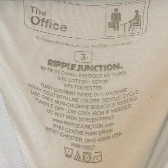 Torrid Size 3 The Office Classic Fit Cotton Crew T-Shirt NWT Christmas - Picture 7 of 8